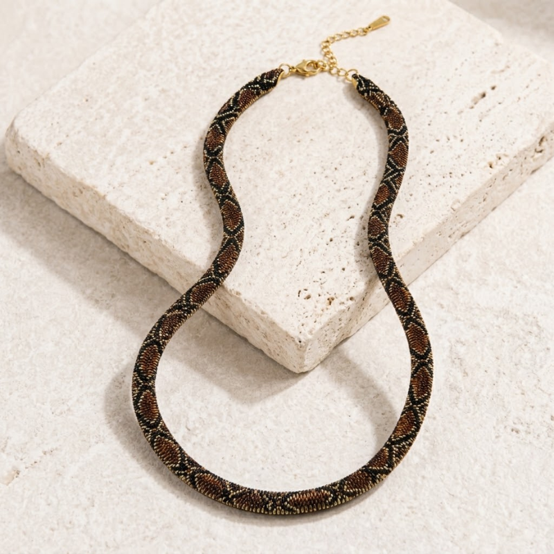 Crimson Snake-Pattern Mesh Necklace