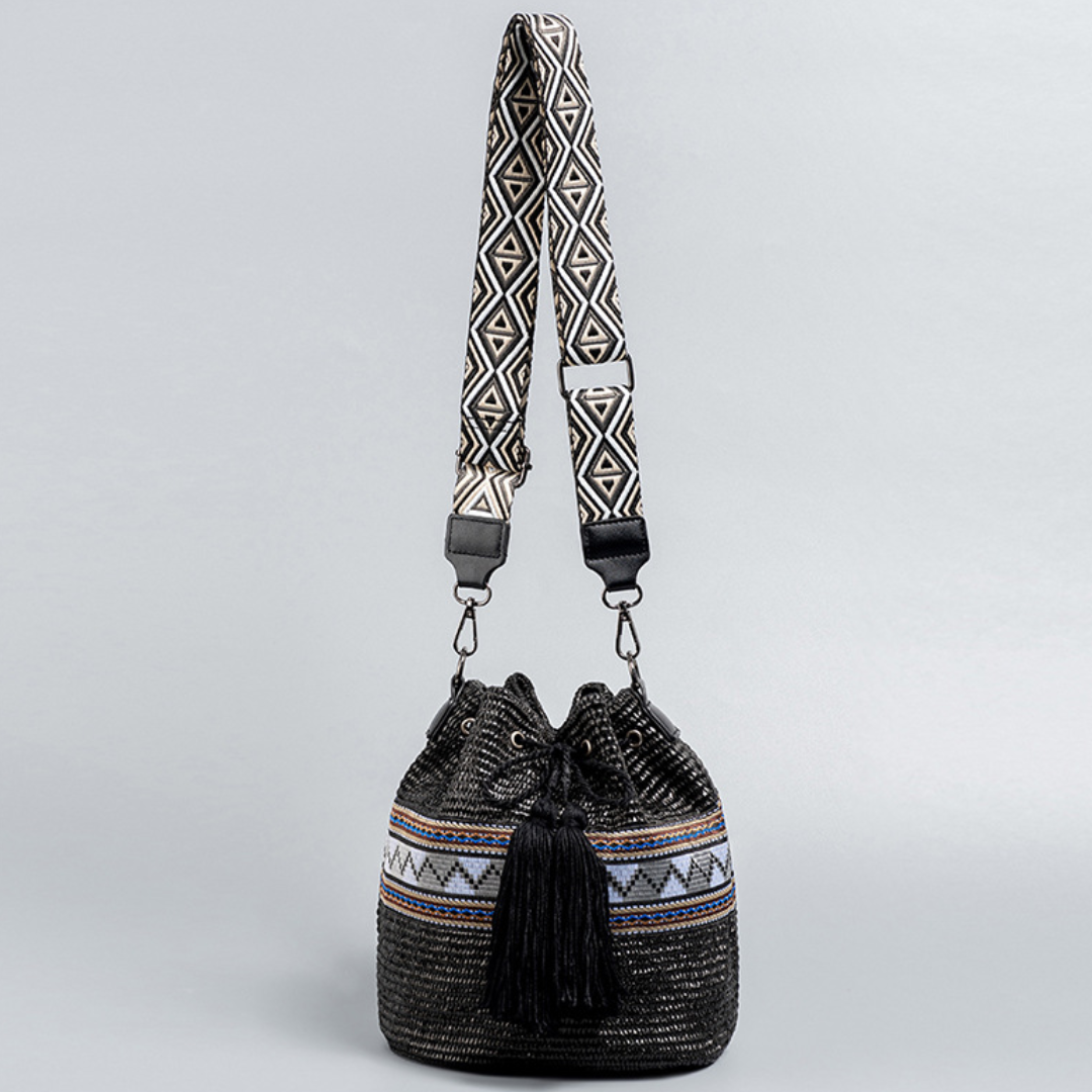 Exquisite Straw Beach Bucket Bag