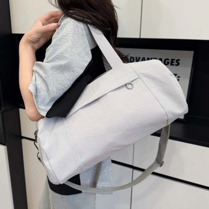 Gym Duffle Bag With Wet And Dry Separation