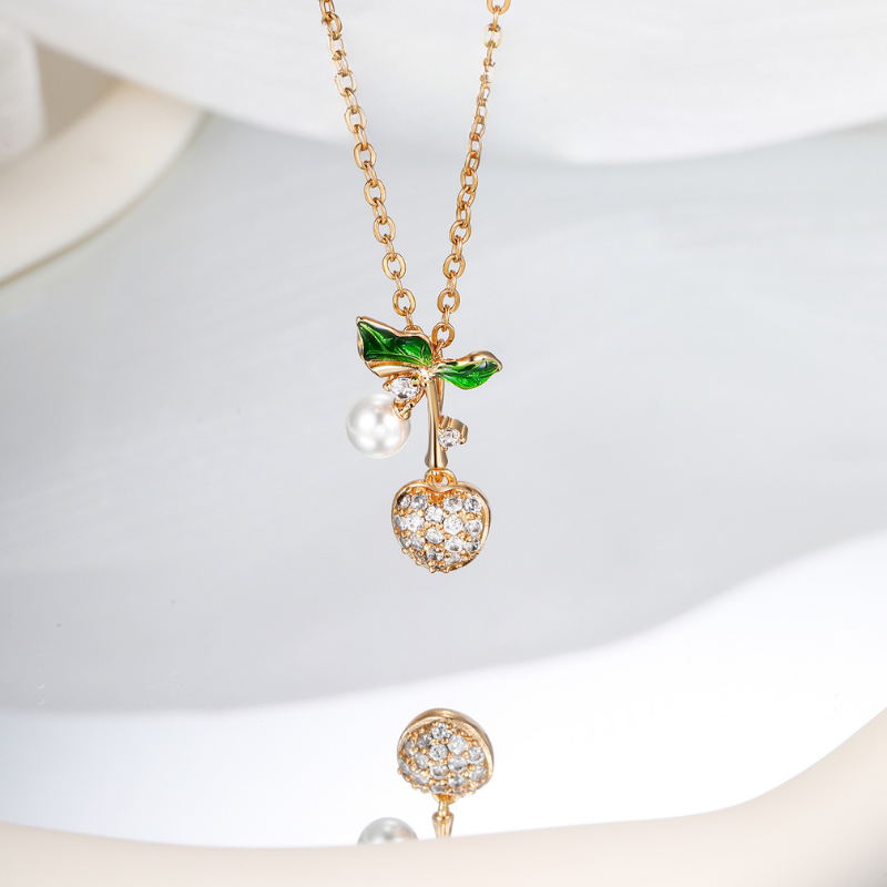 Cherry Zircon Clavicle Necklace