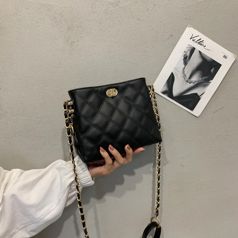 Diamond Chain Style Mini Shoulder Bag
