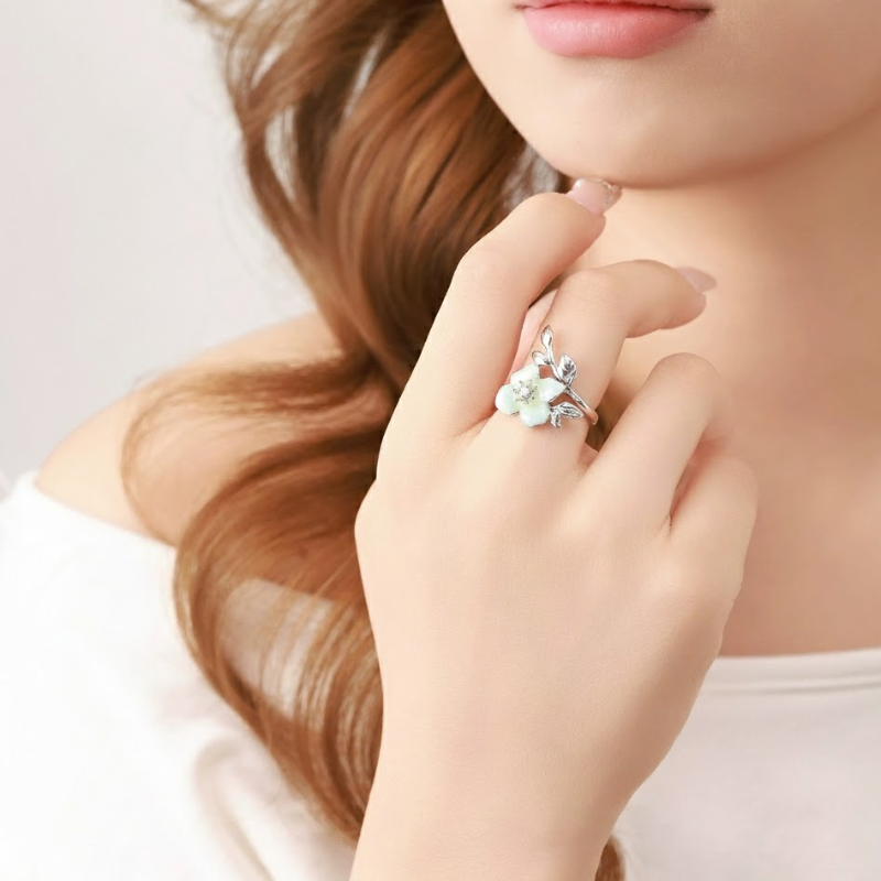 Four Leaf Oil Drop Ring