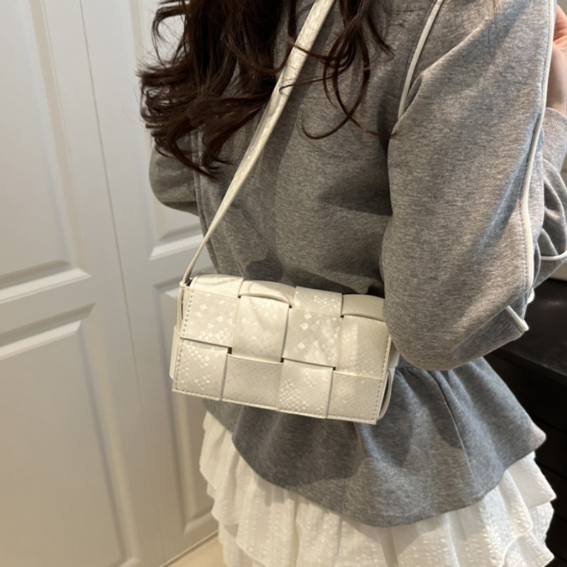 Chunky Weave Flap Shoulder Bag