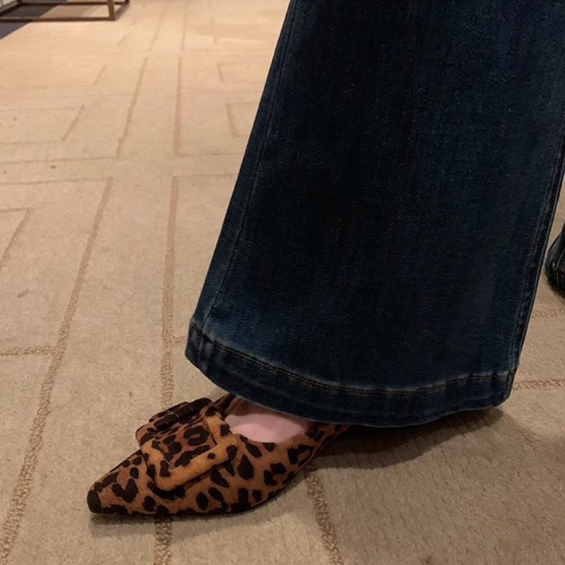 Pointed Toe Square Buckle Commuter Pumps