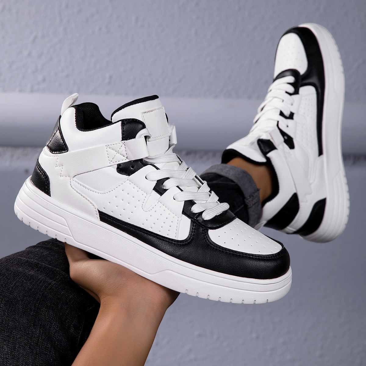 Unisex Soft Step Lace-Up Casual Sports Sneakers