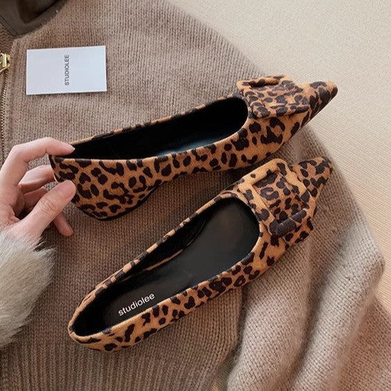 Pointed Toe Square Buckle Commuter Pumps