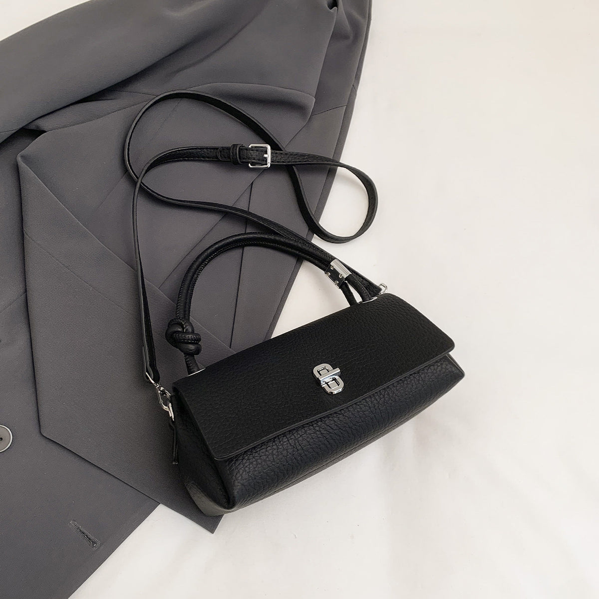 Vintage Luxe Women’s Shoulder Bag