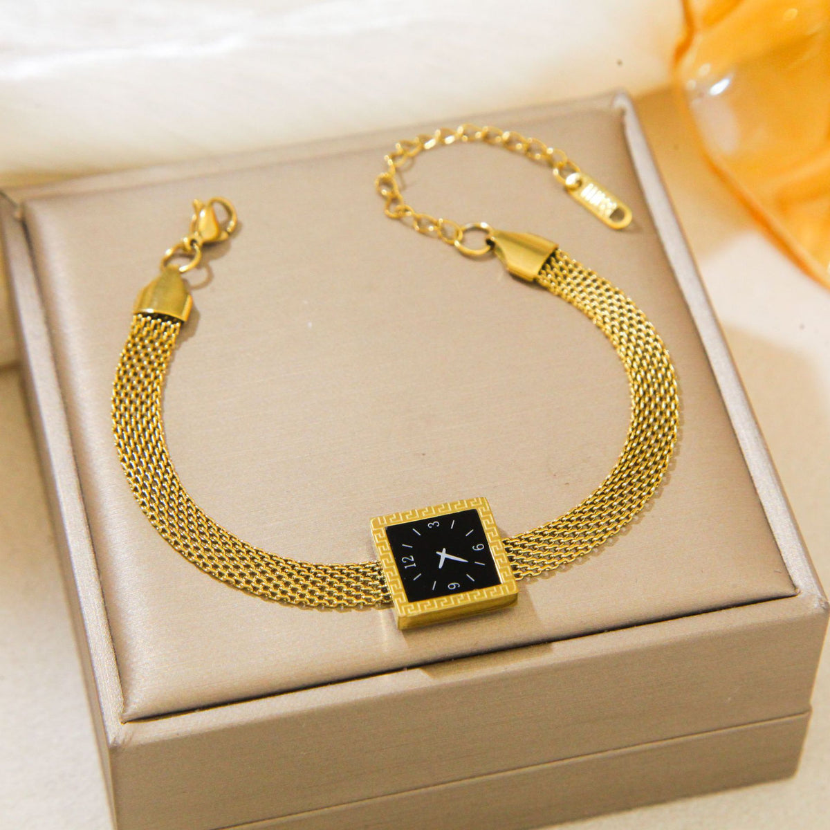 European Style Gold Mesh Bracelet Watch