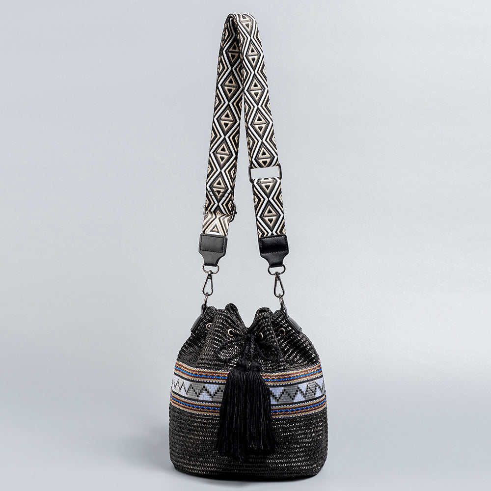 Exquisite Straw Beach Bucket Bag