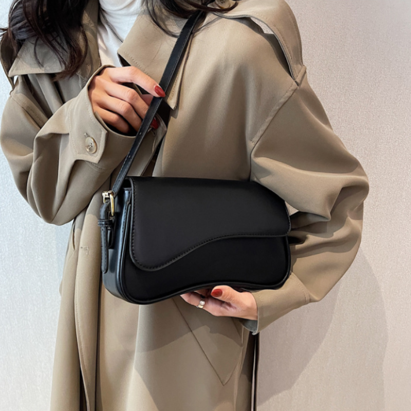 Selene Curve Shoulder Bag