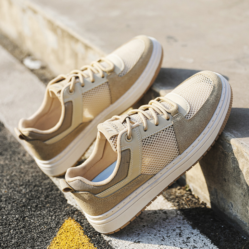 The Motion line Sneakers