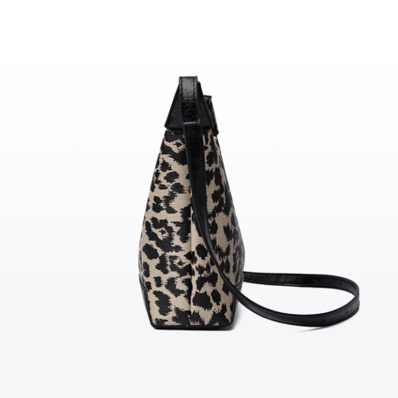 Savannah Dumpling Shoulder Bag