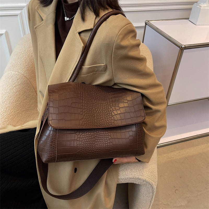 Wide-Band Commuter Shoulder Tote Bag