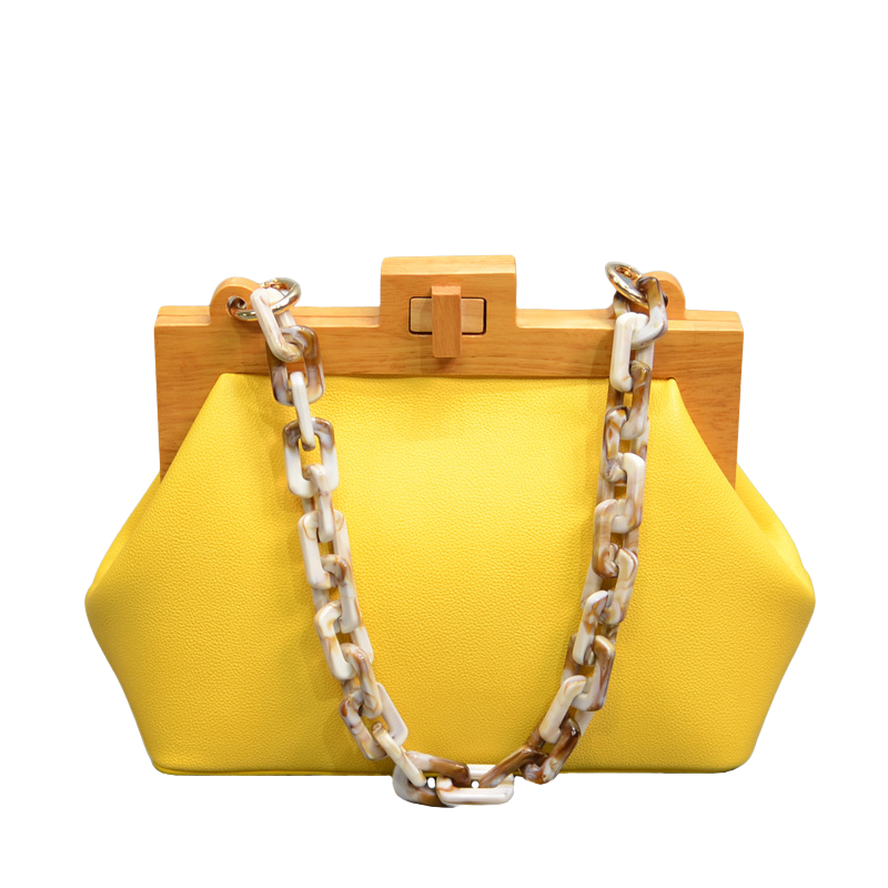 Chic Chain Affair Shoulder Bag