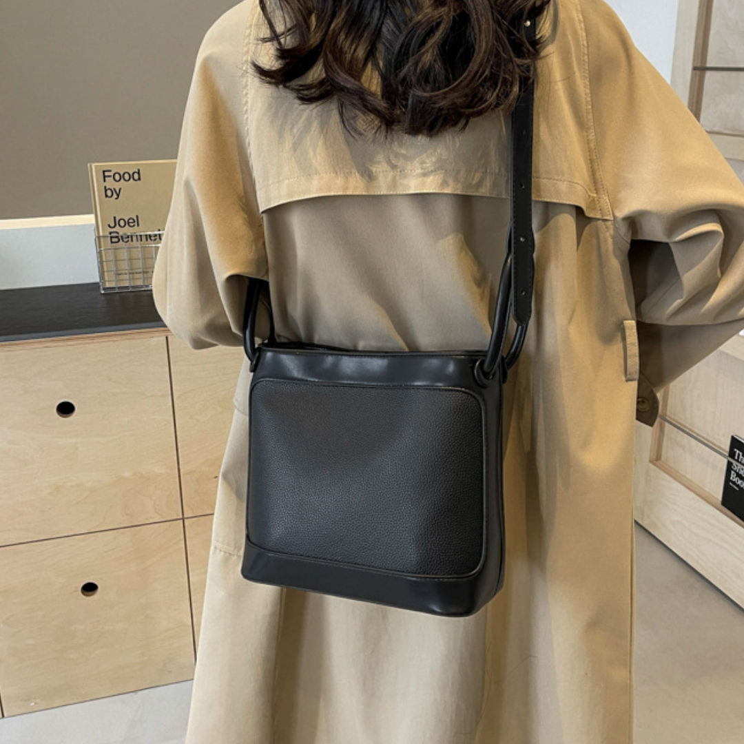 Simple Contrast Color Bucket Bag