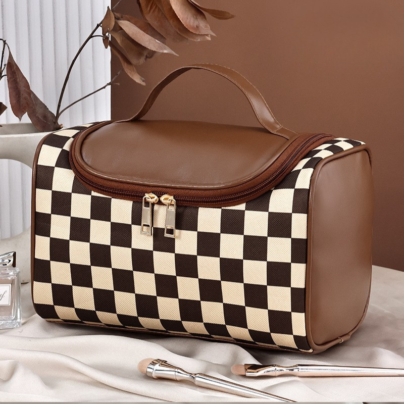 Stylish Glamour Portable Cosmetic Bag