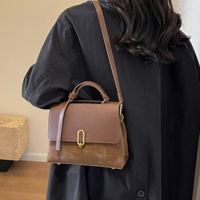 Retro Gold Clasp Messenger Handbag