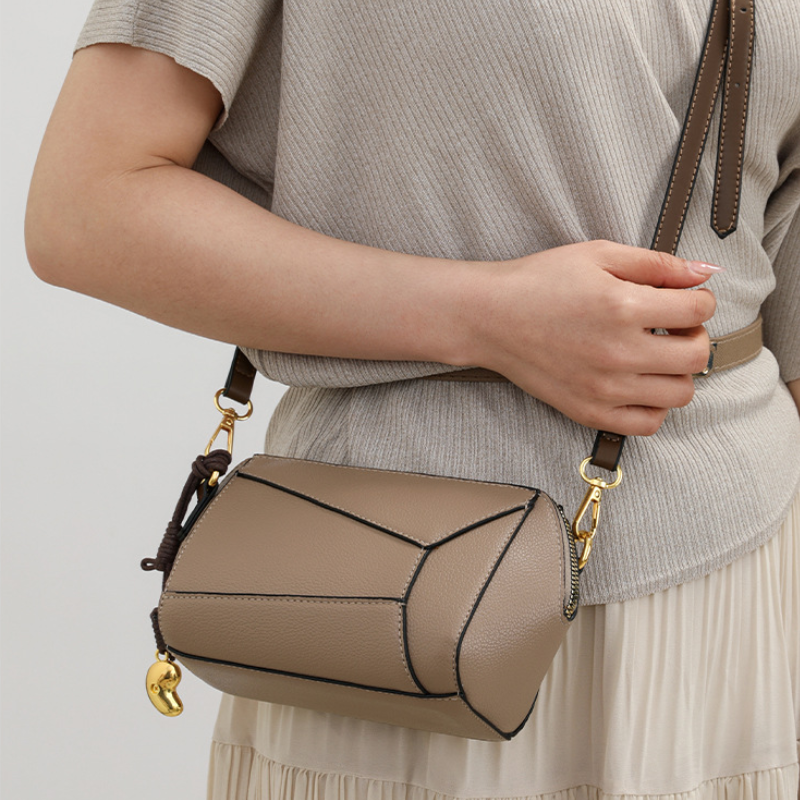 Retro Geometric Crossbody Bag