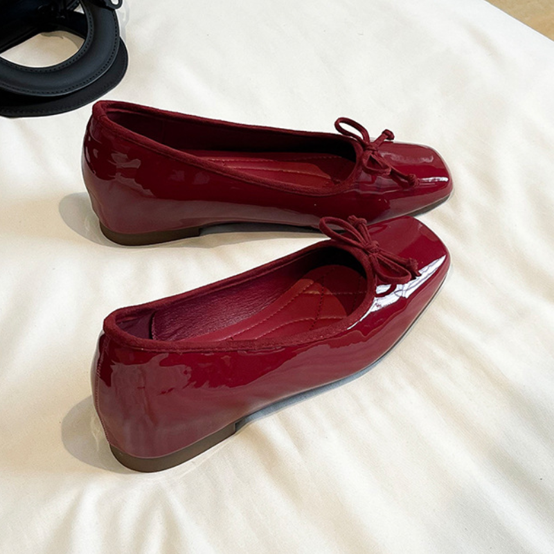 Velvet Rouge Bow Pumps