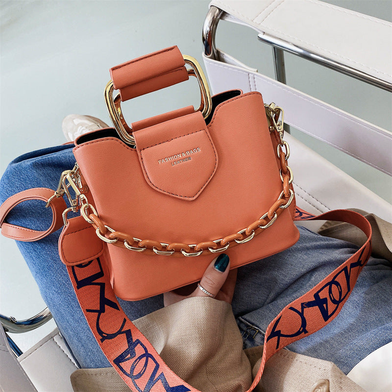 Chain  Bucket Crossbody Bag