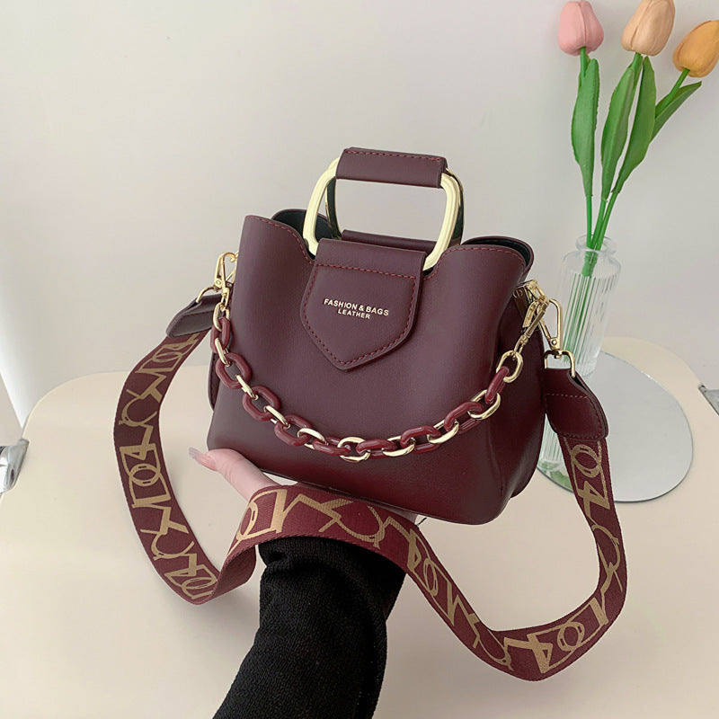 Chain  Bucket Crossbody Bag