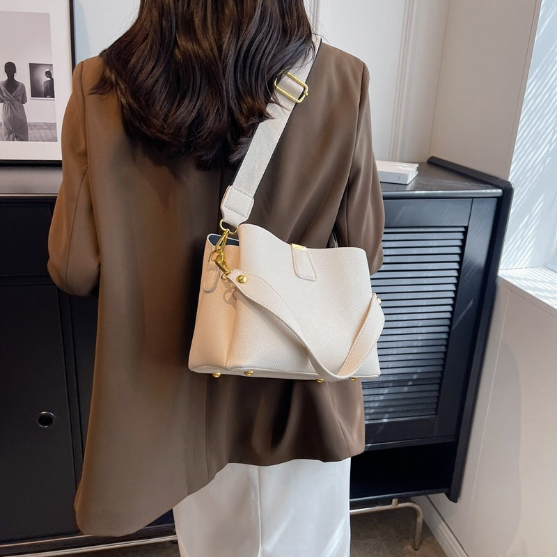 Chic Simplicity Bucket Bag