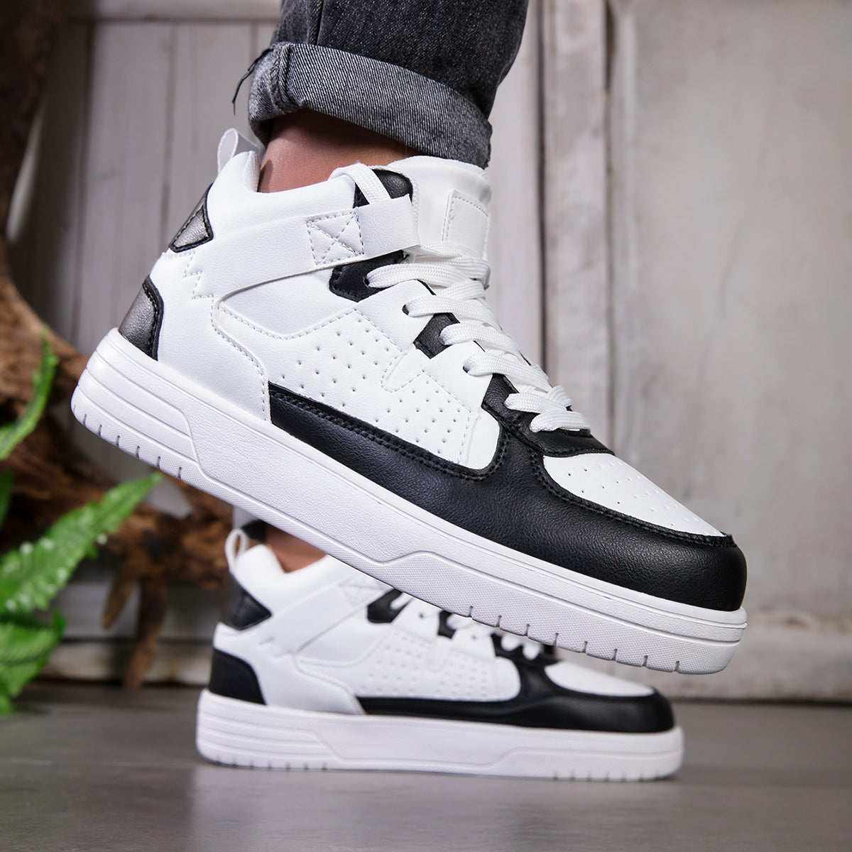 Unisex Soft Step Lace-Up Casual Sports Sneakers