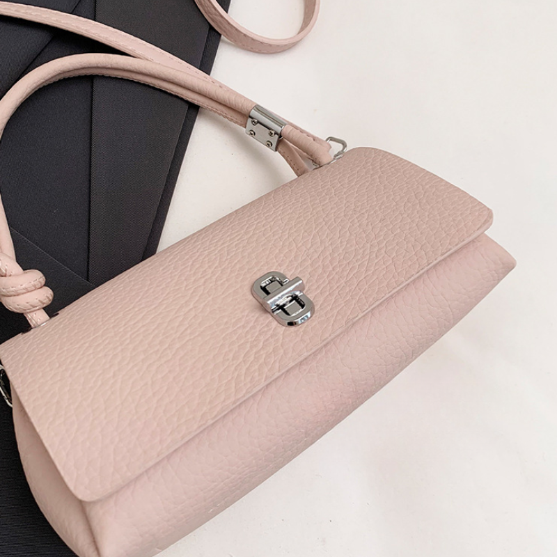 Vintage Luxe Women’s Shoulder Bag