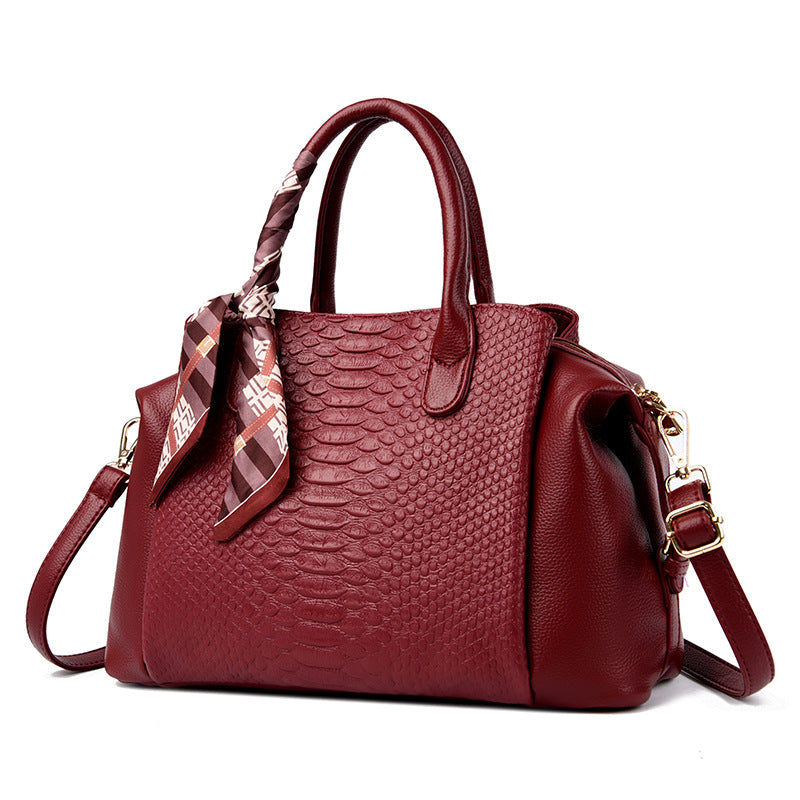 Elegant Crocodile Pattern Large Capacity Leather Handbag