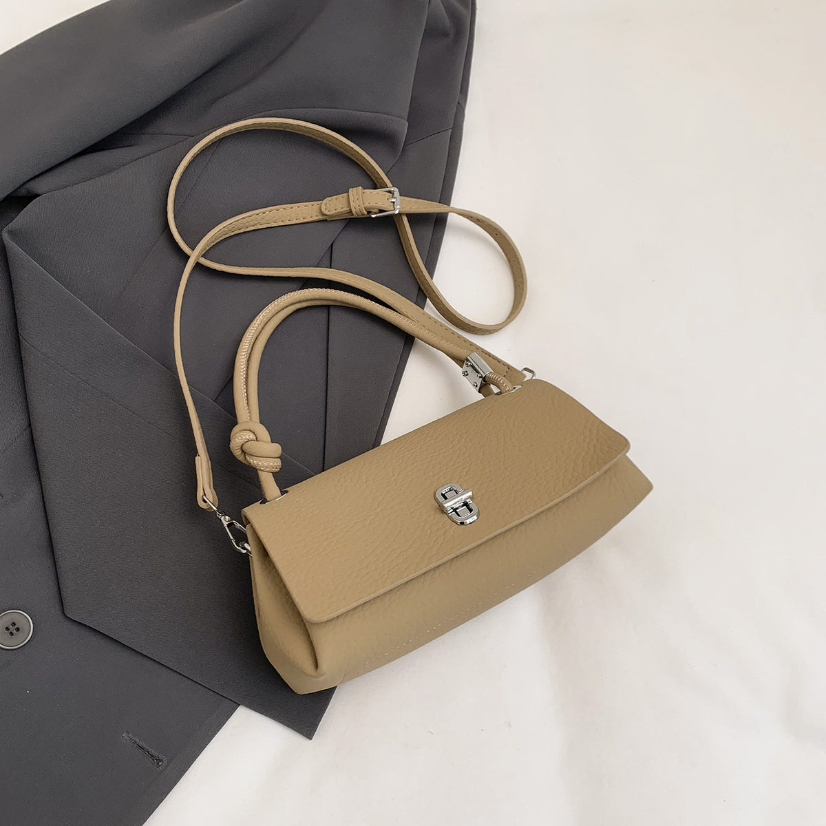 Vintage Luxe Women’s Shoulder Bag