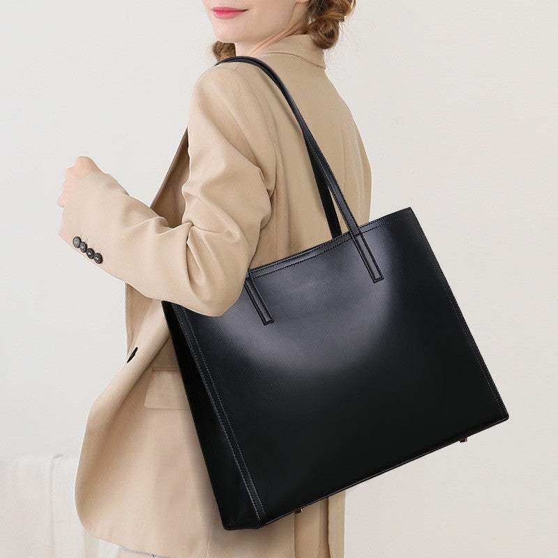 Elegant Commuter Luxe Large Capacity Shoulder Bag