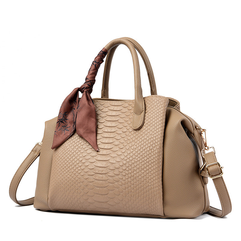 Elegant Crocodile Pattern Large Capacity Leather Handbag
