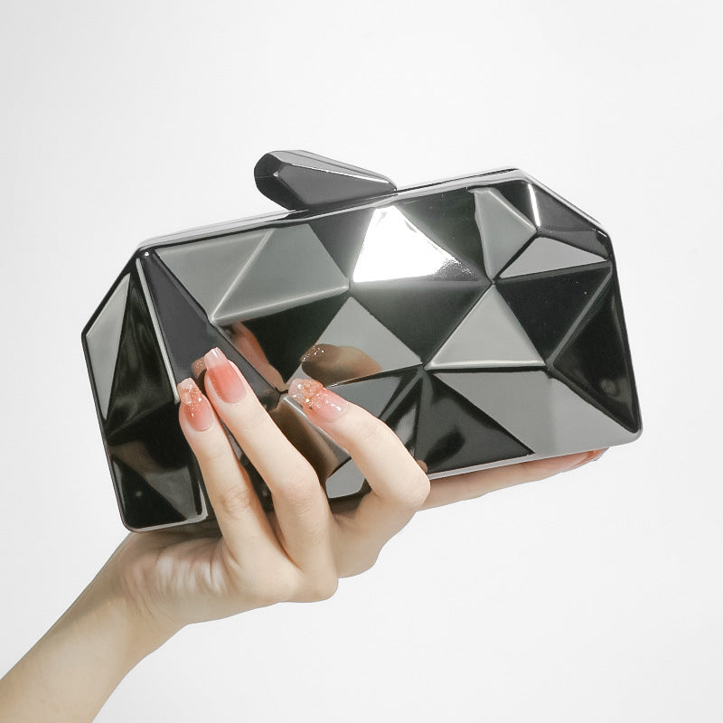 Diamond-Shaped  Metal Chain Evening Clutch Bag