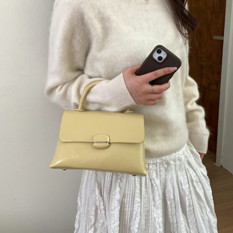 Seoul Silhouette Women’s Square Handbag