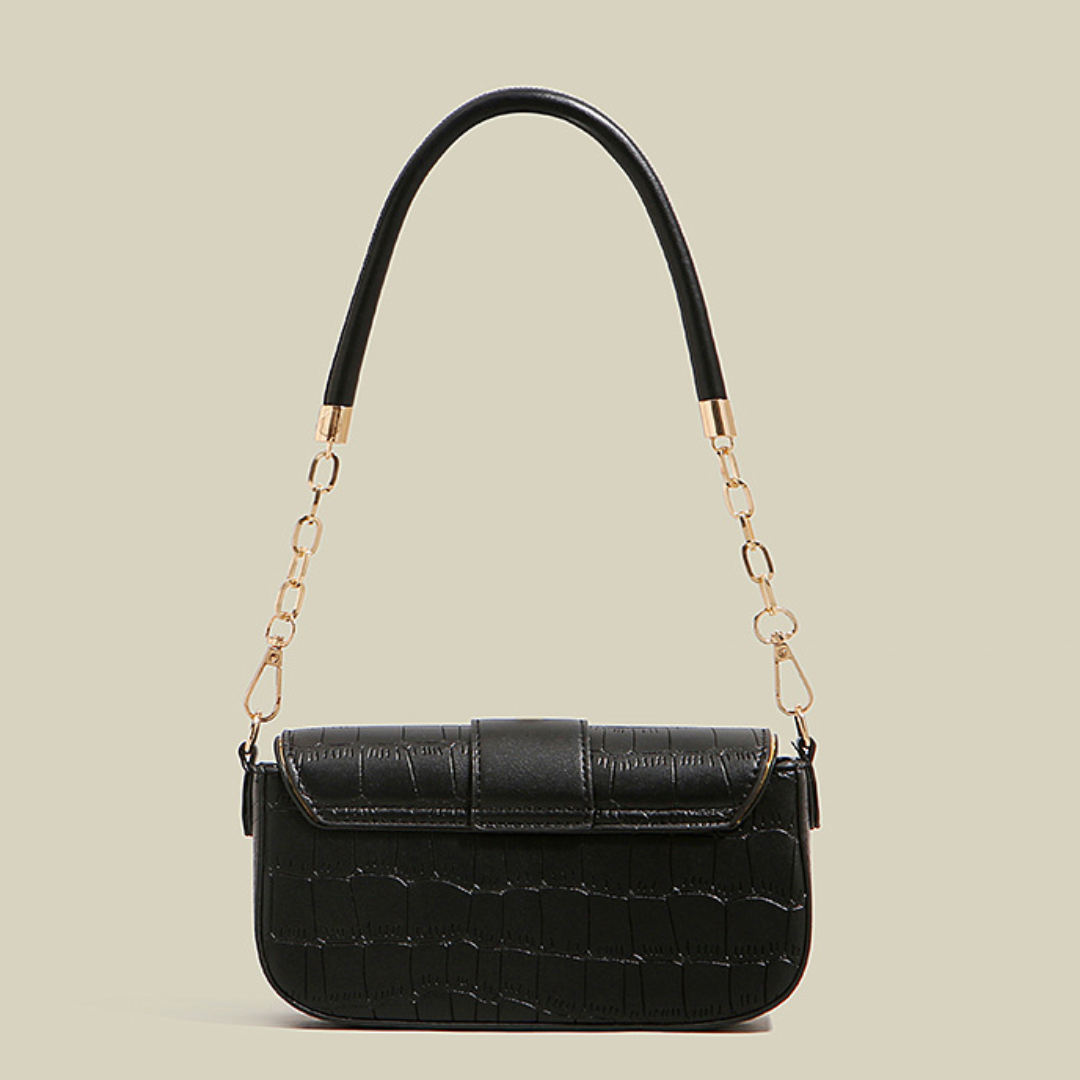 Trend Setter's Chain Shoulder Bag