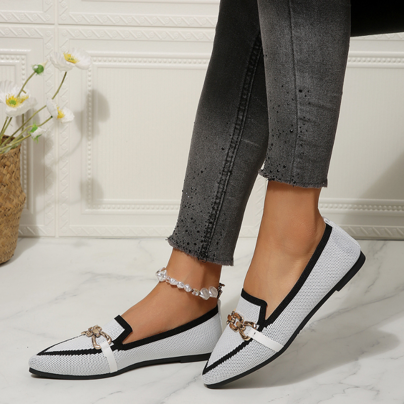 Celestia Chain Pointed Pumps