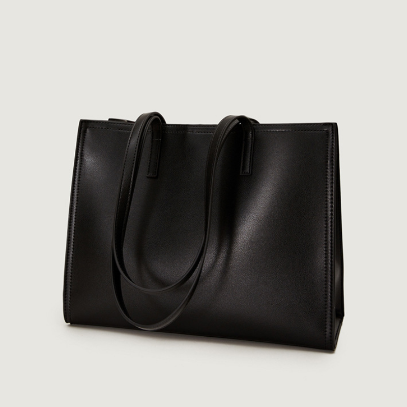 Elegant Commuter Luxe Large Capacity Shoulder Bag