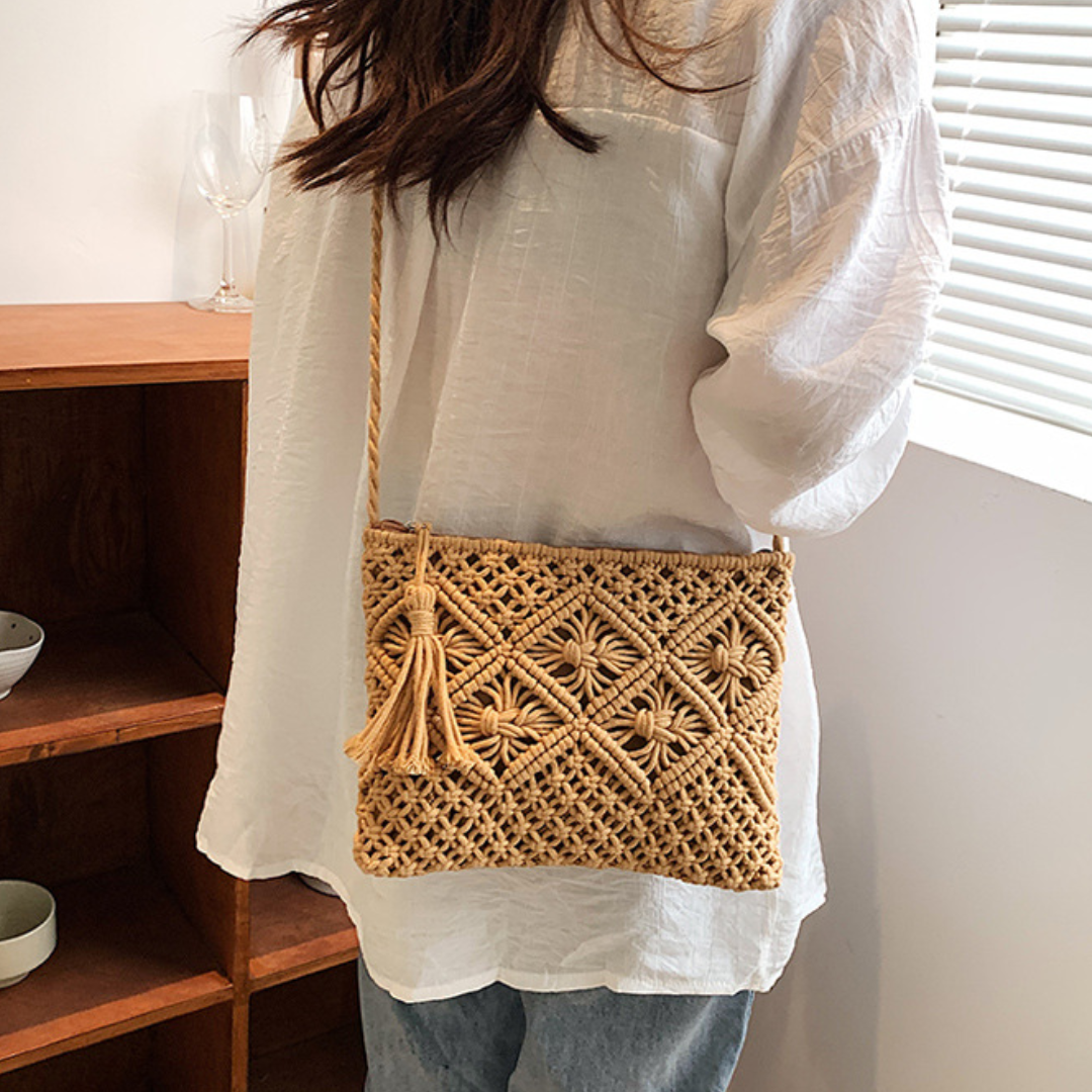 Casual Chic Straw Crossbody Bag