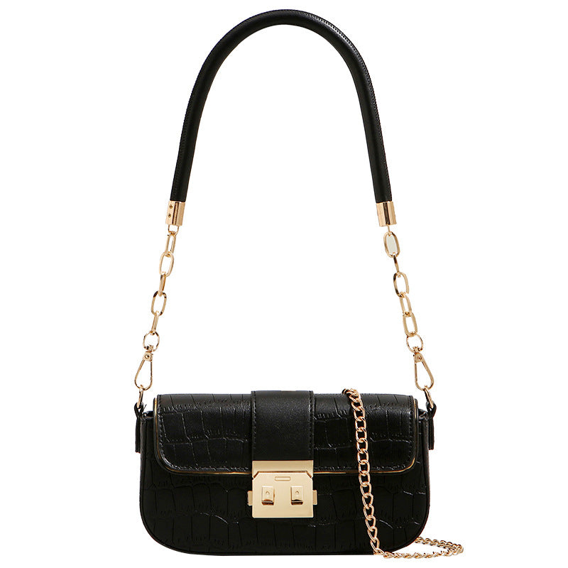 Trend Setter's Chain Shoulder Bag