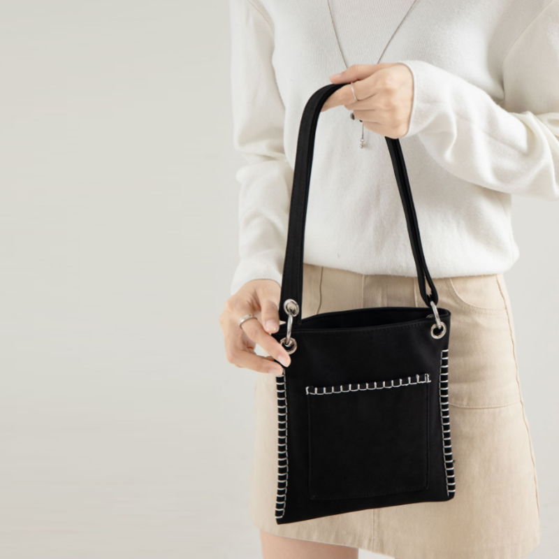 Canyon Minimal Shoulder Bag